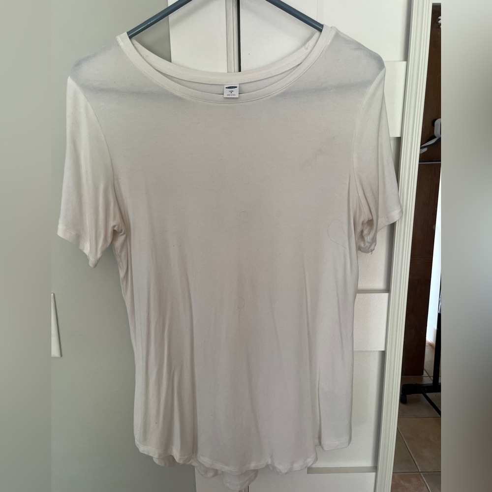 old navy white tee